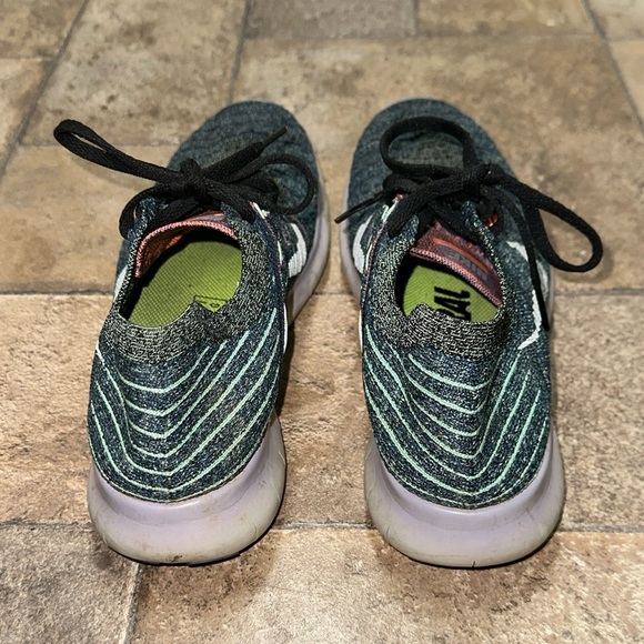 Nike Size 10 - Picture 4 of 7